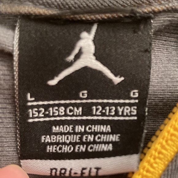 Nike Air Jordan Boys Gray Dri-Fit Large 12-13 Full Zip up athletic jacket - Picture 2 of 8